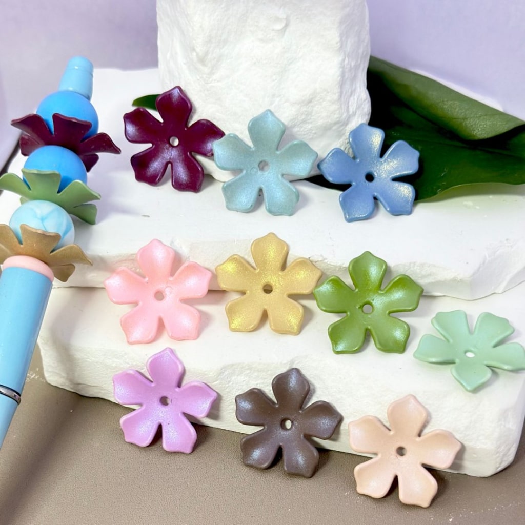 Shiny Five-Petal Colorful Flower Acrylic Beads, Around 27MM, Please Read the Description
