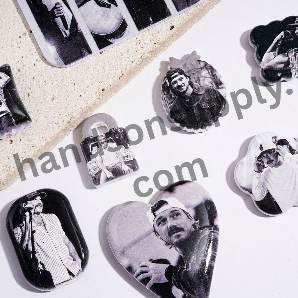 Classic White & Black Series American Countryside Boy Singer Character Acrylic Beads & Pendants, Random Mix