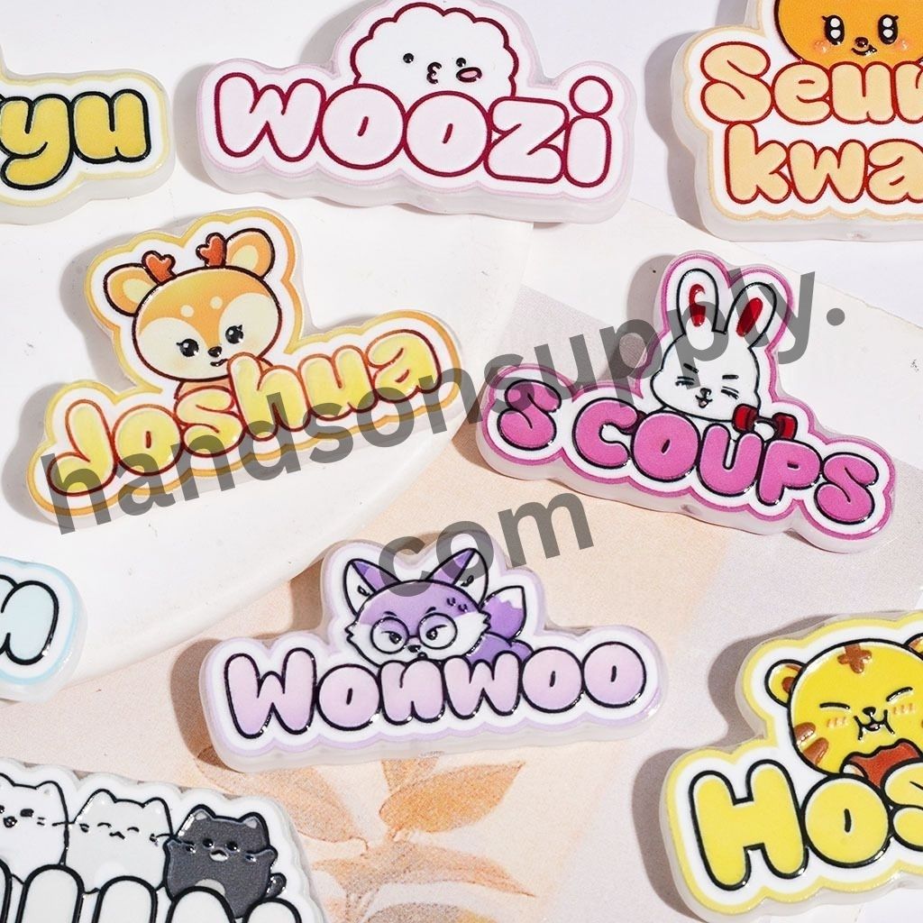 Trendy K-Pop Boy Group Animal Character & Name Print Acrylic Beads, Assorted Designs, Random Mix