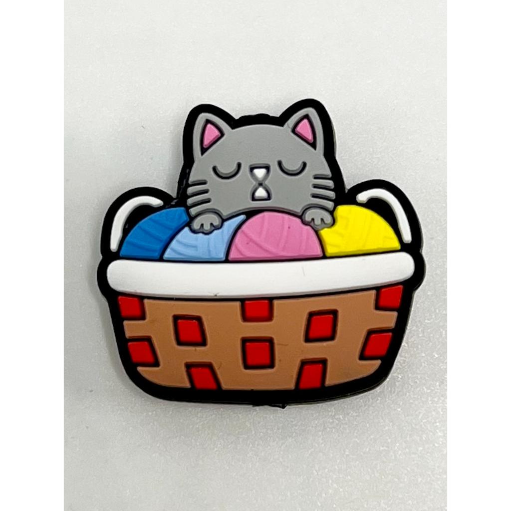 Ball of Yarn with Cat in the Basket Silicone Focal Beads
