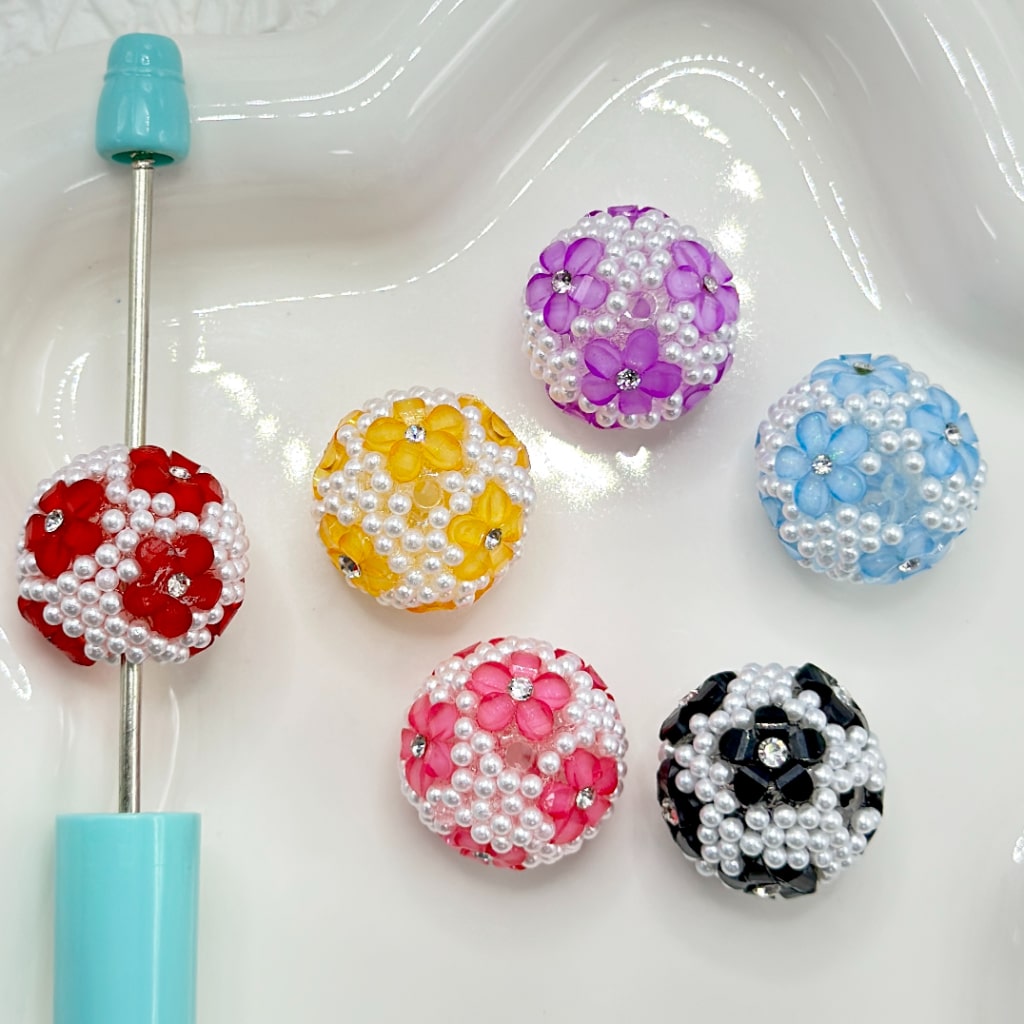 Small Cute Flowers with Clear Rhinestone Inside Surrounded by White Pearls Round Acrylic Beads, Random Mix, 20MM