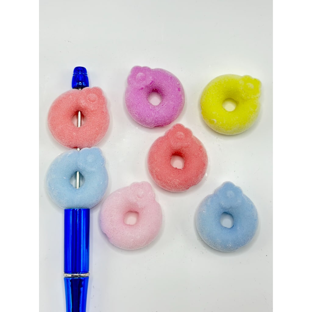 Loop Ring Flocked with Flower Acrylic Beads, Random Mix, Around 29*32MM