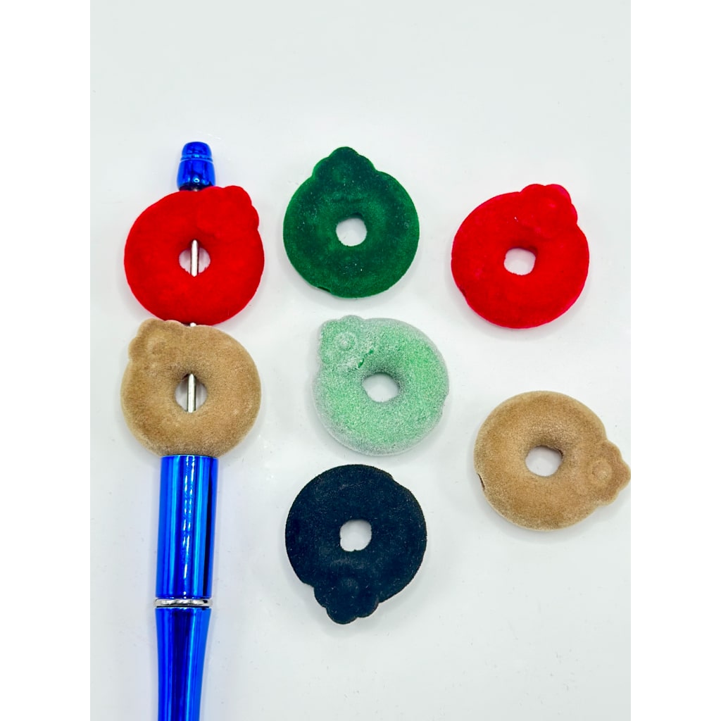 Loop Ring Flocked with Flower Acrylic Beads, Random Mix, Around 29*32MM