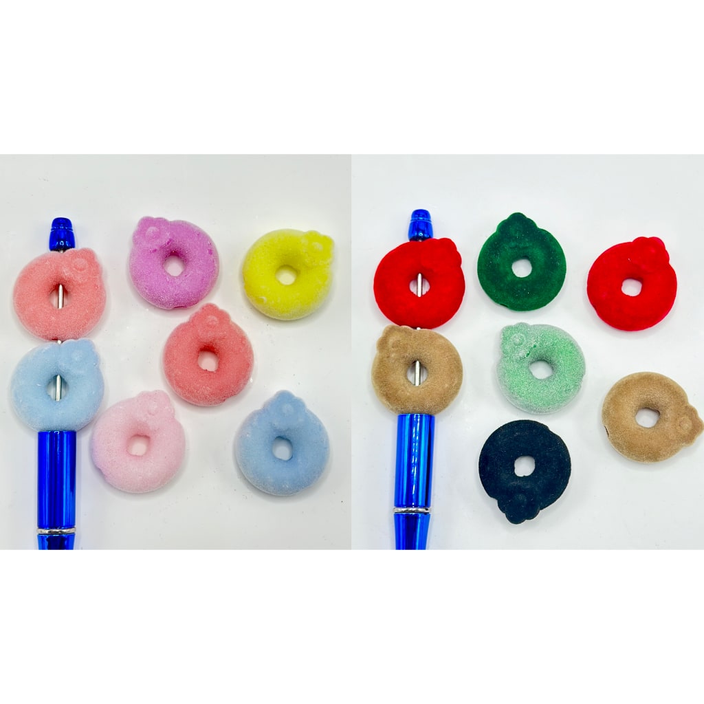 Loop Ring Flocked with Flower Acrylic Beads, Random Mix, Around 29*32MM
