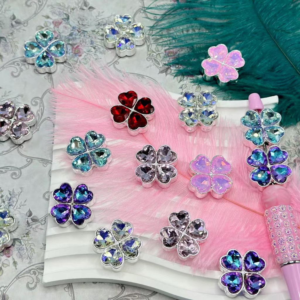 Silver Alloy Four Leaf Clover Accessory with Bling Bling Shiny Heart Rhinestones, Random Mix, 24*22*10MM