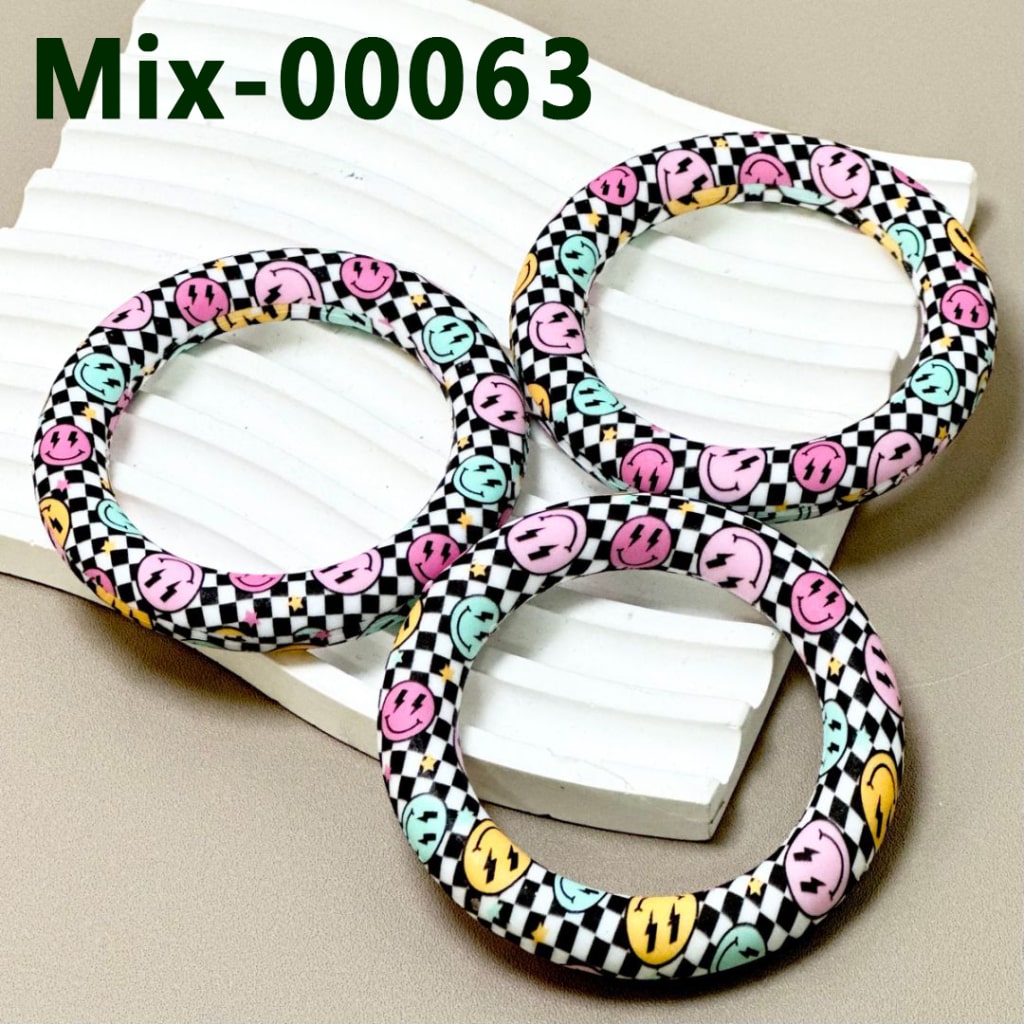 Black & White Colorful Smile Face Checkered Silicone Ring Frame Bead Circle Round Soft Car Hanger Charm Loop 65mm