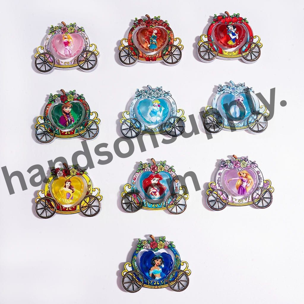 Beautiful Hollow Pumpkin Carriage Frame with Royal Princess Character Print and Heart-Shaped Acrylic Beads Collection Set, Random Mix
