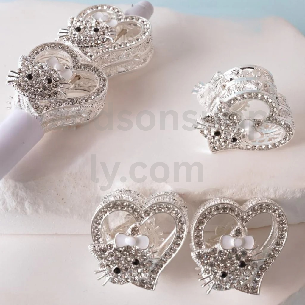 Silver Heart HK Kitten Design with Clear Rhinestones 27×28MM Alloy Beads