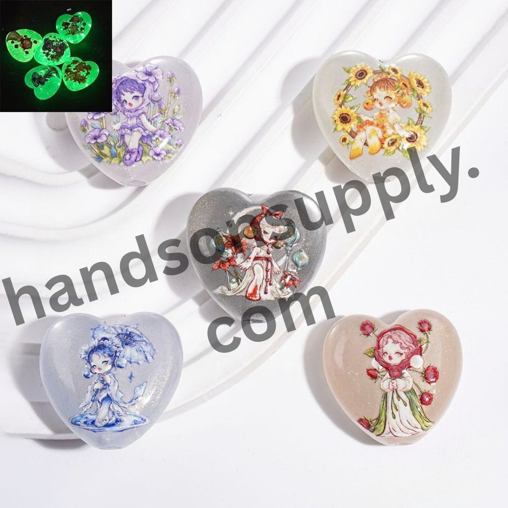 Luminous Heart-Shaped with Traditional-Style Girl Character & Glitter Acrylic Beads, 23*24MM, Multicolor, Random Mix