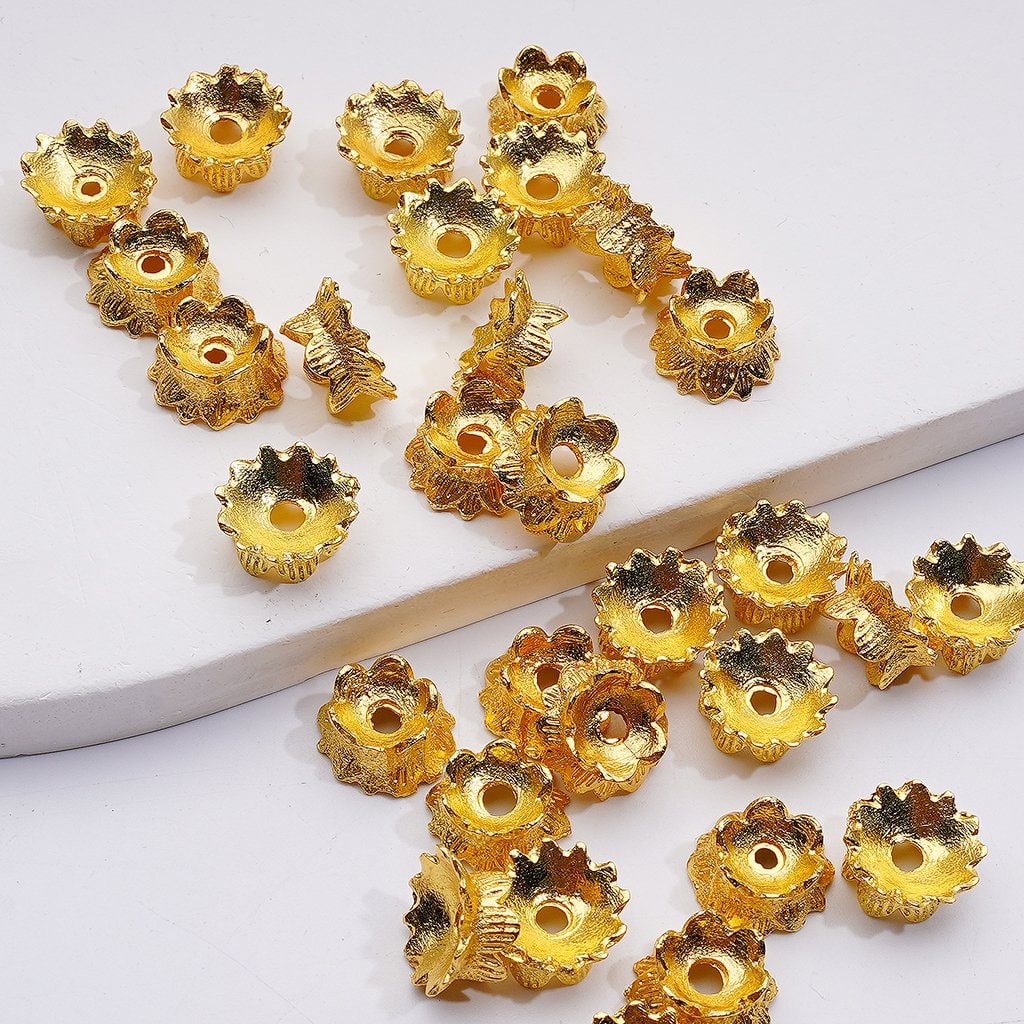 Charming Mini Gold Flower Spacers 8–10MM Alloy Beads in Random Mix