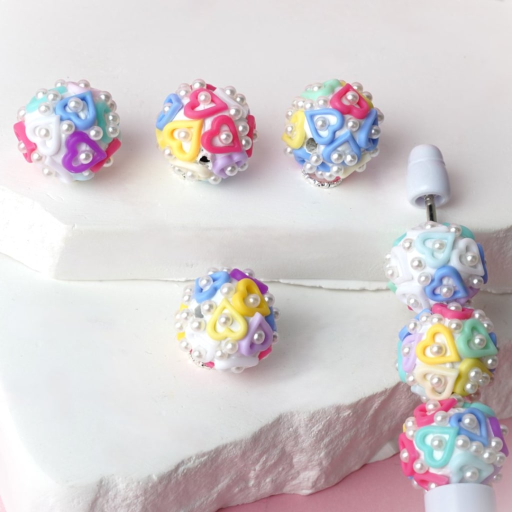 White Pearls Colorful Heart Frames White Round Acrylic Beads, Around 17MM, Random Mix