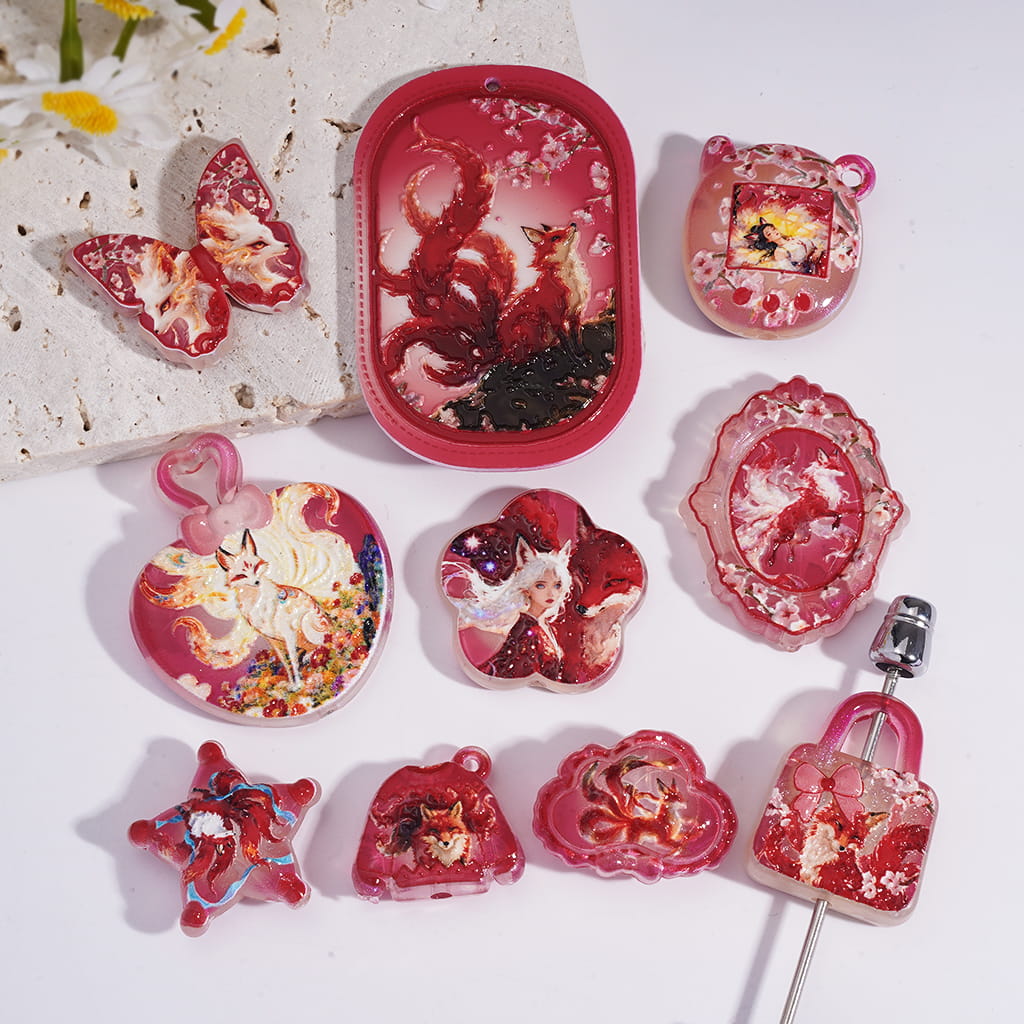 Cute Red Fantasy Kitsune Nine-Tailed Fox Print Acrylic Beads Random Mix