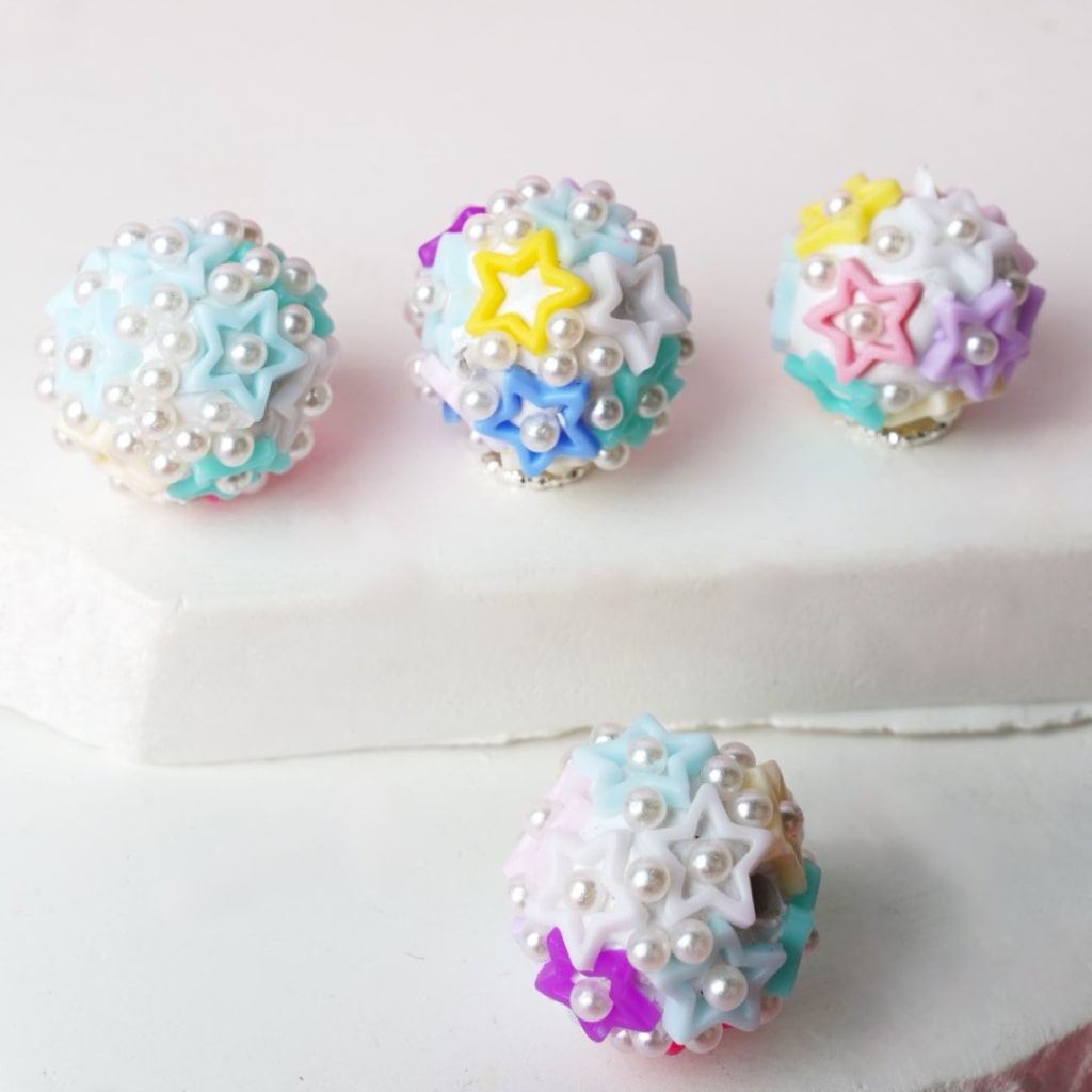 White Pearls Star Frames Colorful White Round Acrylic Beads, Around 17MM, Random Mix