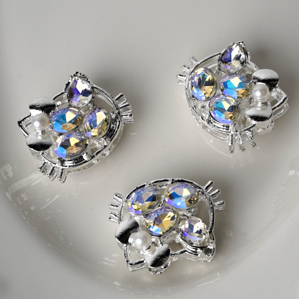 HK Kitten Cat with Colorful Fancy Delicate Silver Alloy Rhinestones White Pearls Beads, Around 26*21MM