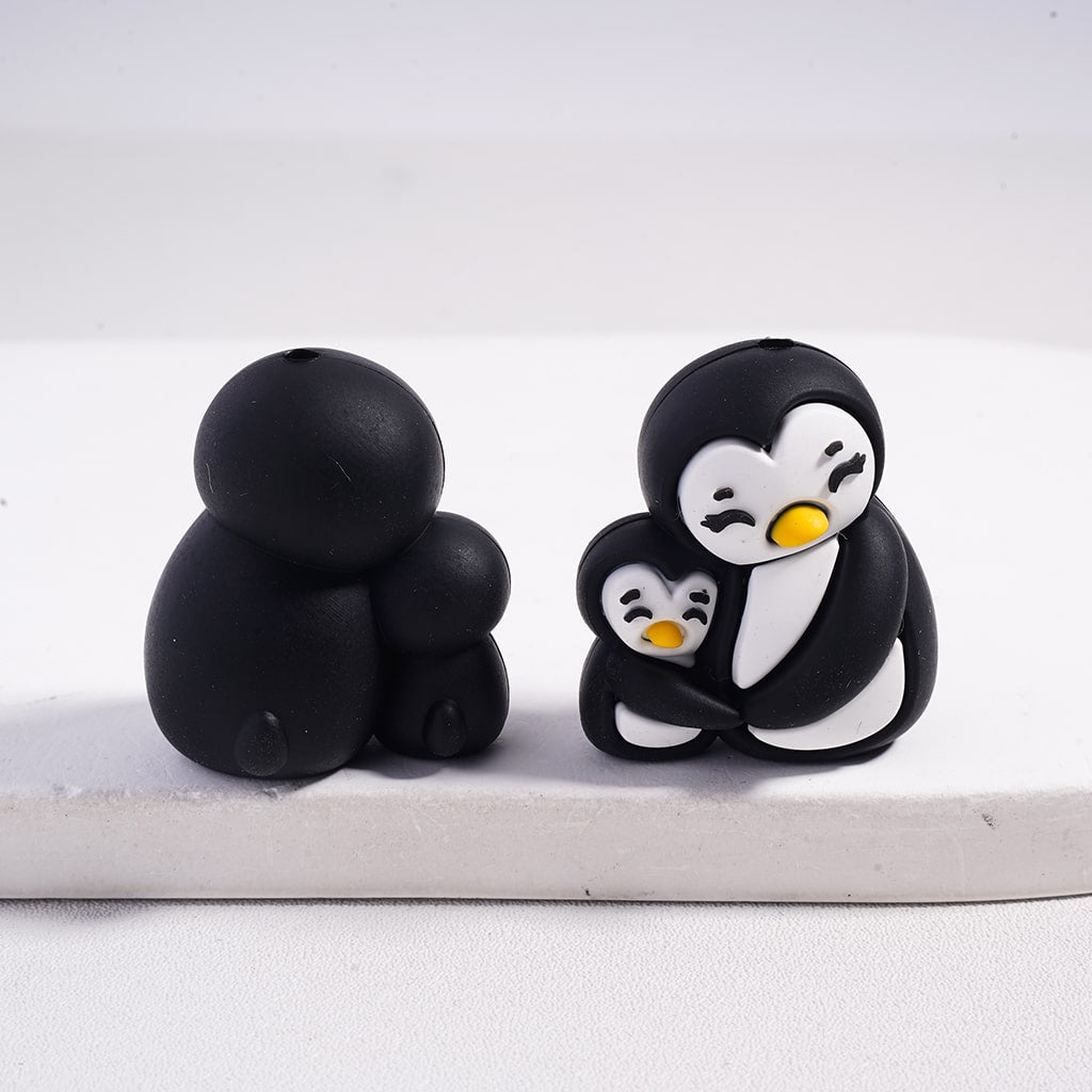 3D Cute Mom & Baby Penguins Snuggling Silicone Focal Beads Random Mix
