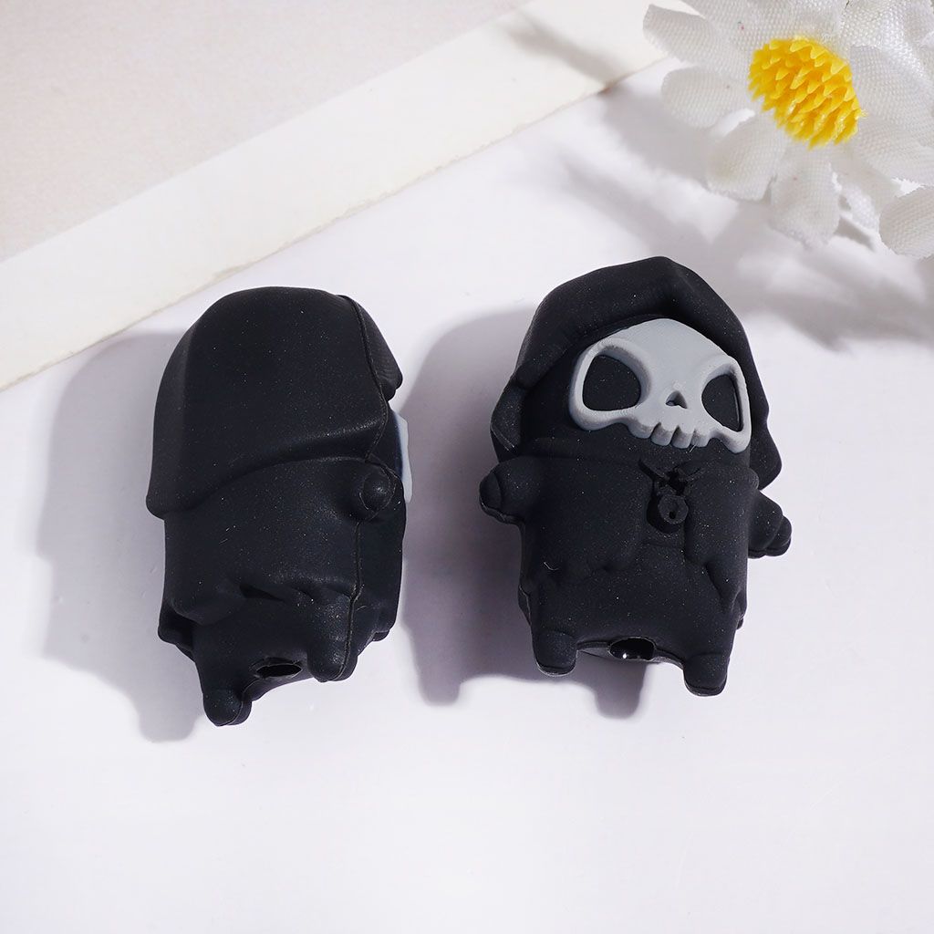 Silicone Focal Beads 3D Deadpool Warrior with Gray Skull Mask in Halloween Series, Height 25MM, Multi-Color