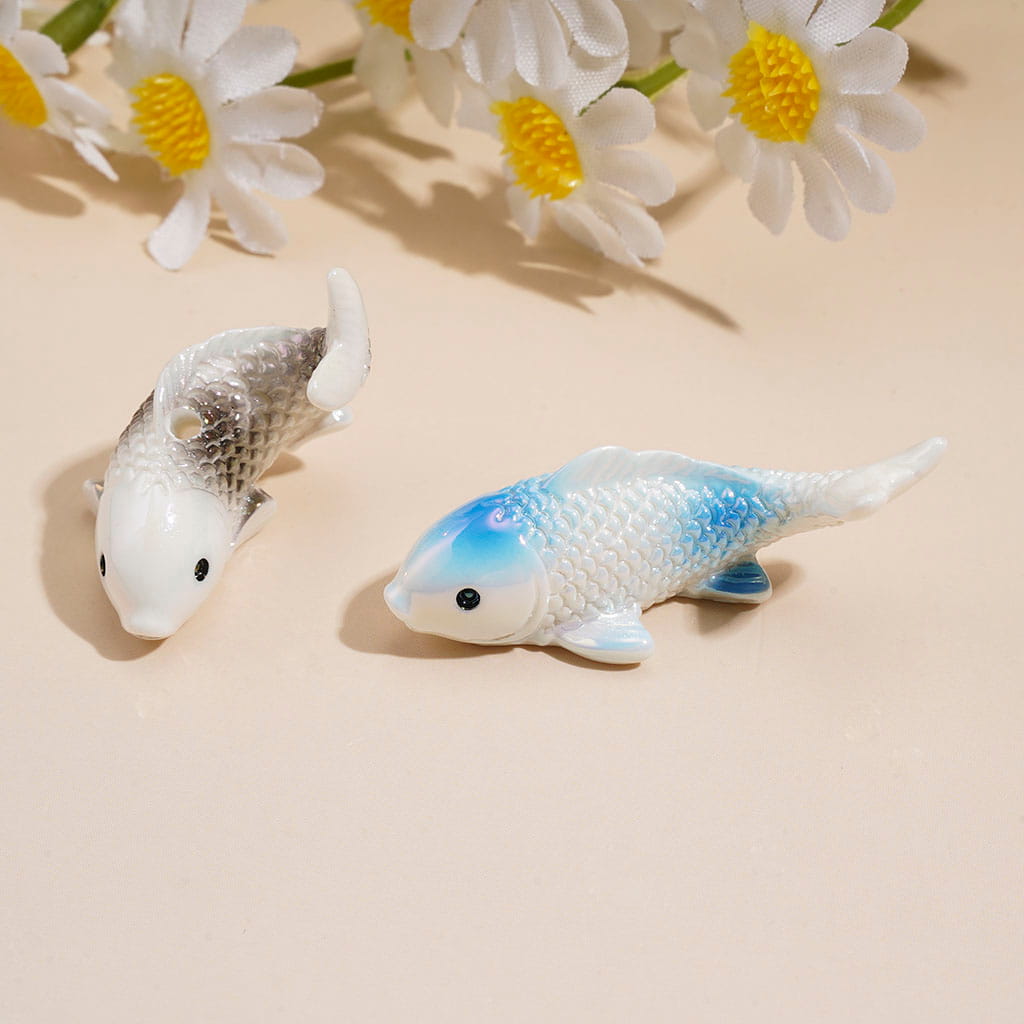Colorful Realistic Koi Carp Fish with Shiny UV Finish Acrylic Beads, Multi-Color, Random Mix