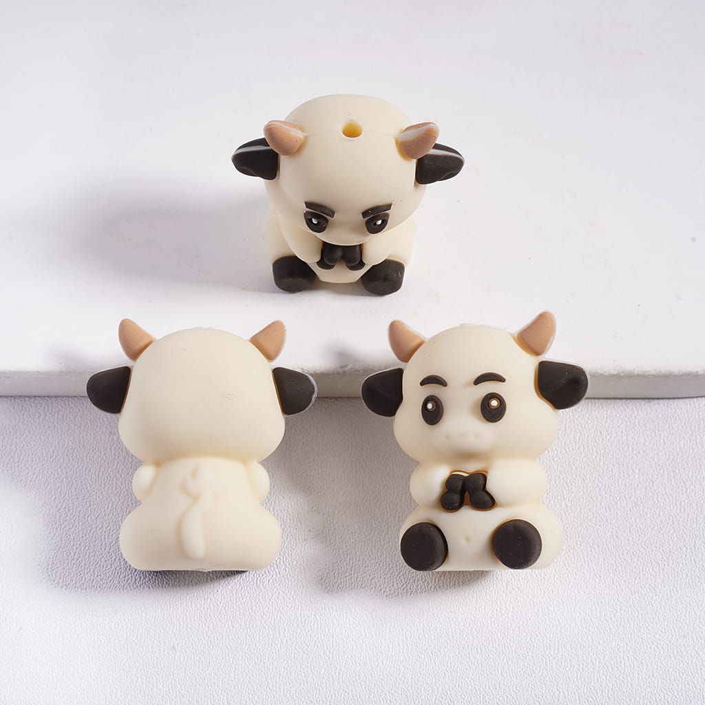 3D Highland Cow Calf White & Apricot Sitting Silicone Focal Bead