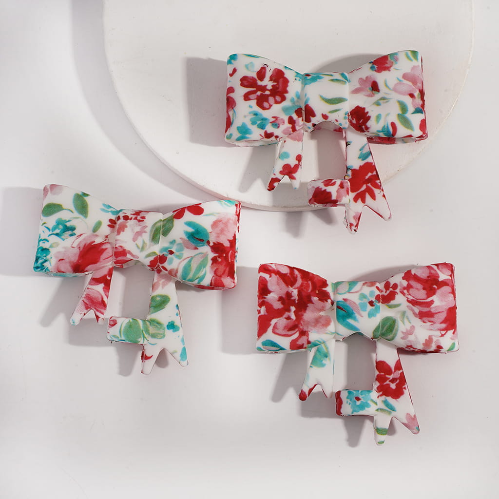 Big Red Flower & Green Leaf Bowtie Food Grade Silicone Straw Topper