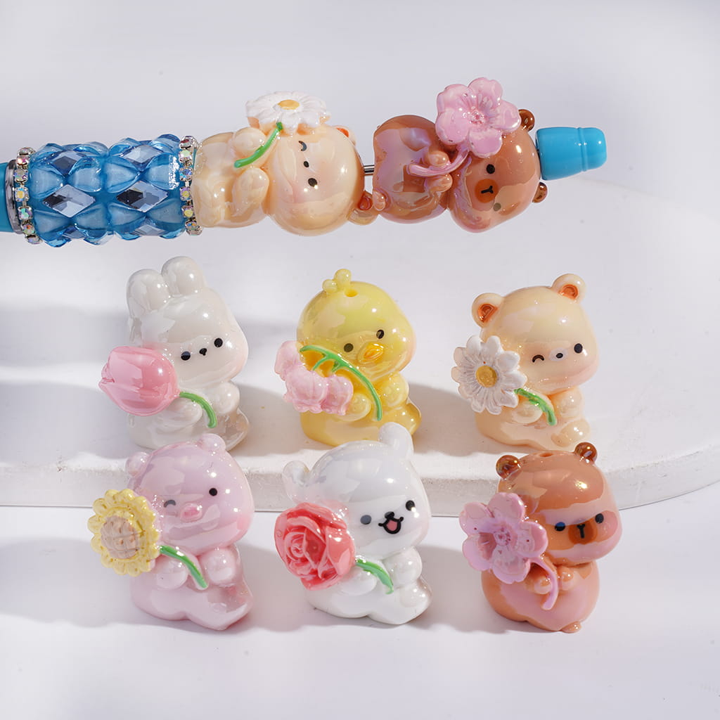 Cute Animal Holding Flower Toy Acrylic Beads Random Mix