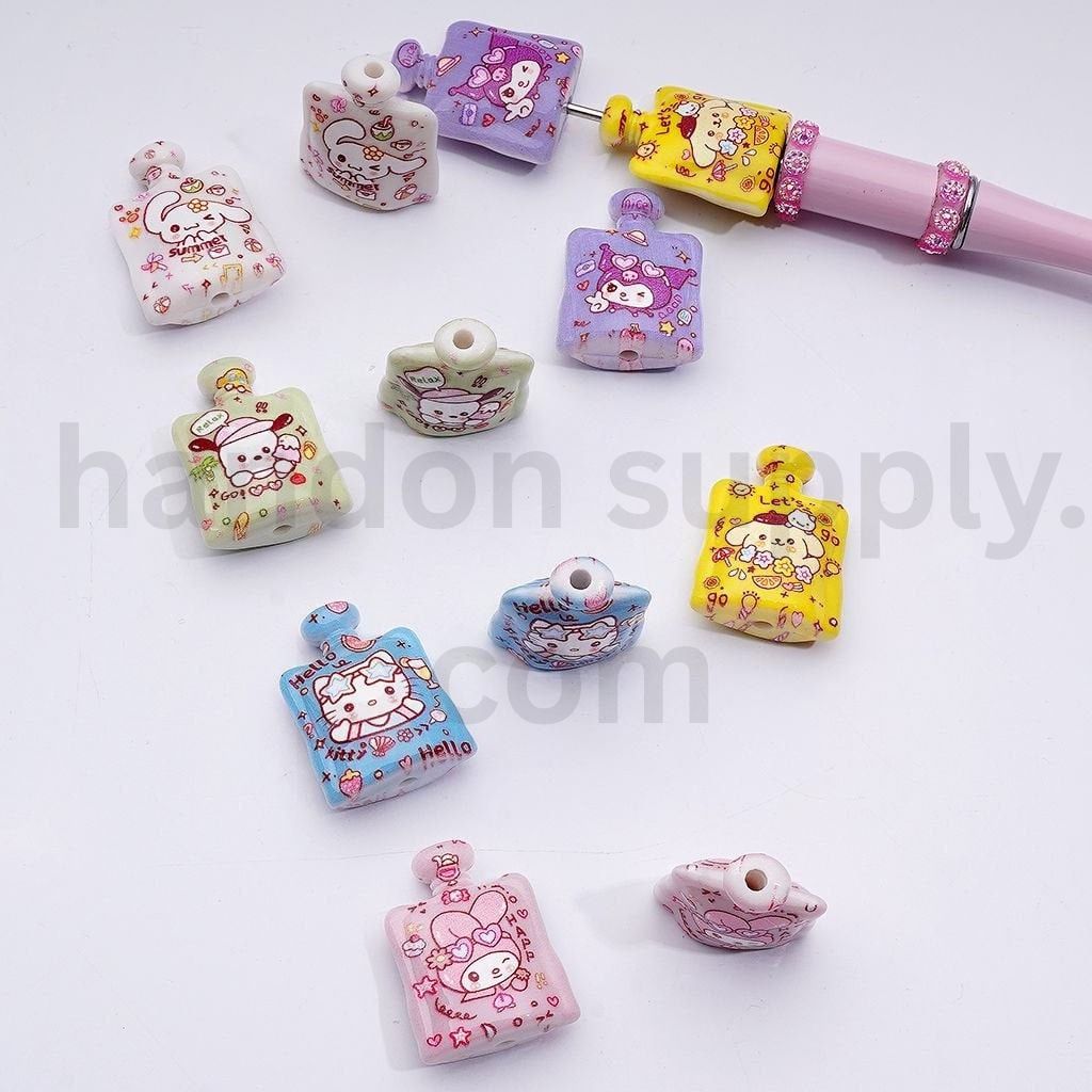 Kuromi, Cute Cat Character, My Melody, Pochacco, Cinnamoroll Adorable Character Acrylic Beads 29*23MM, Random Mix