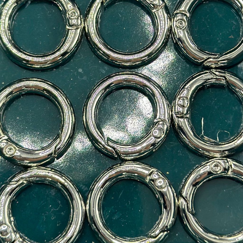 Durable Clasp Keychain Closure with Round Keyring Lock, Silver Color, Acrylic Beads 20mm