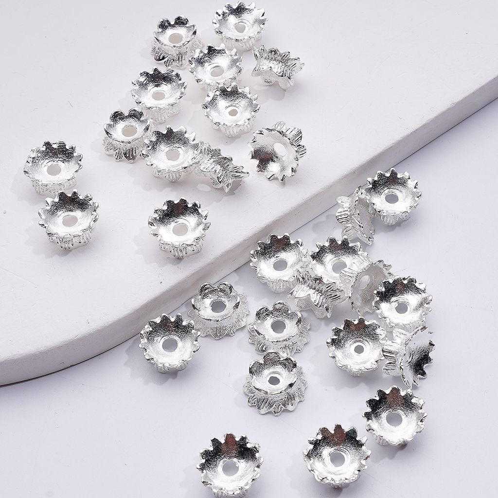Charming Mini Gold Flower Spacers 8–10MM Alloy Beads in Random Mix