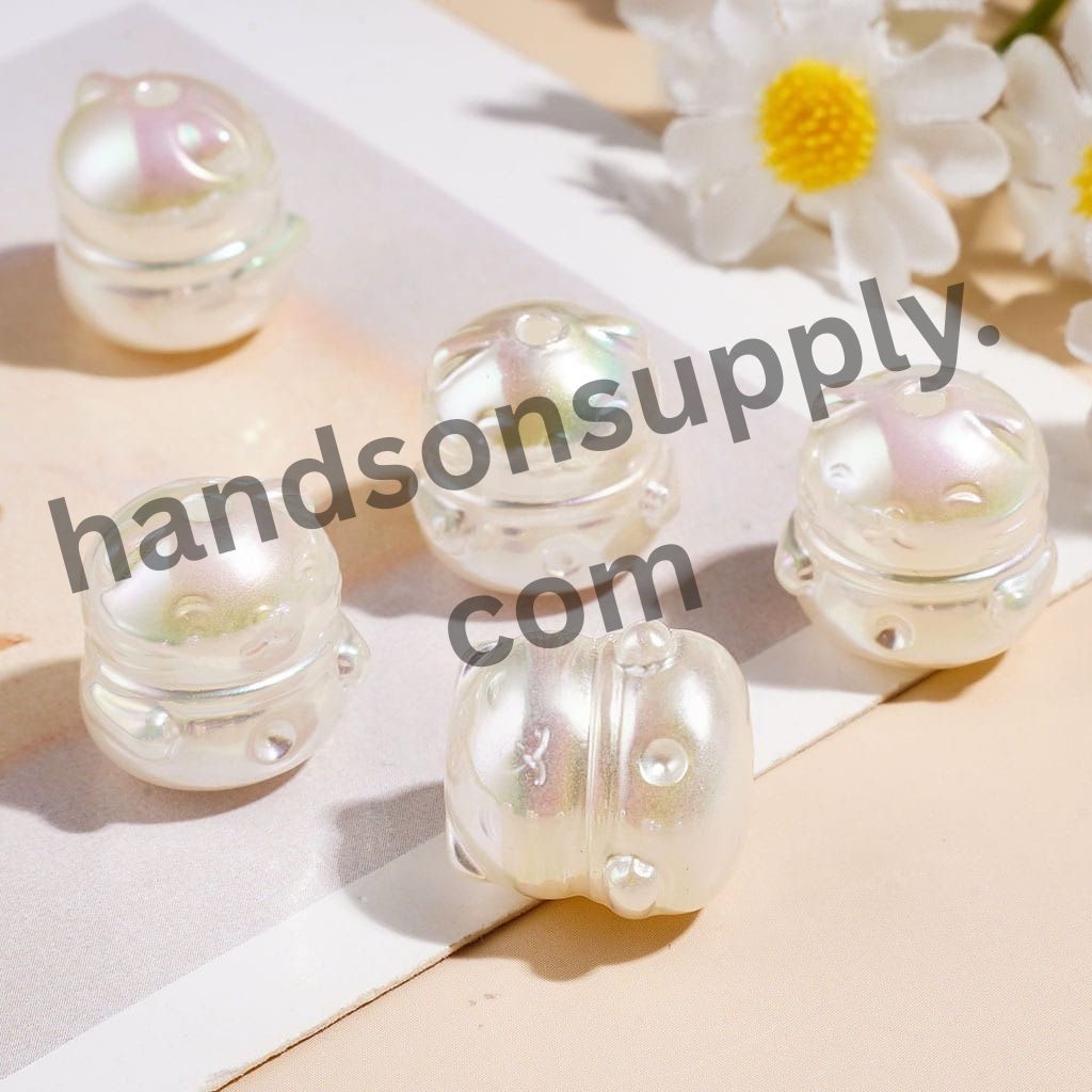 UV-Coated Cute Cat in Pearl Shell-Shaped White Acrylic Beads, 14*15MM