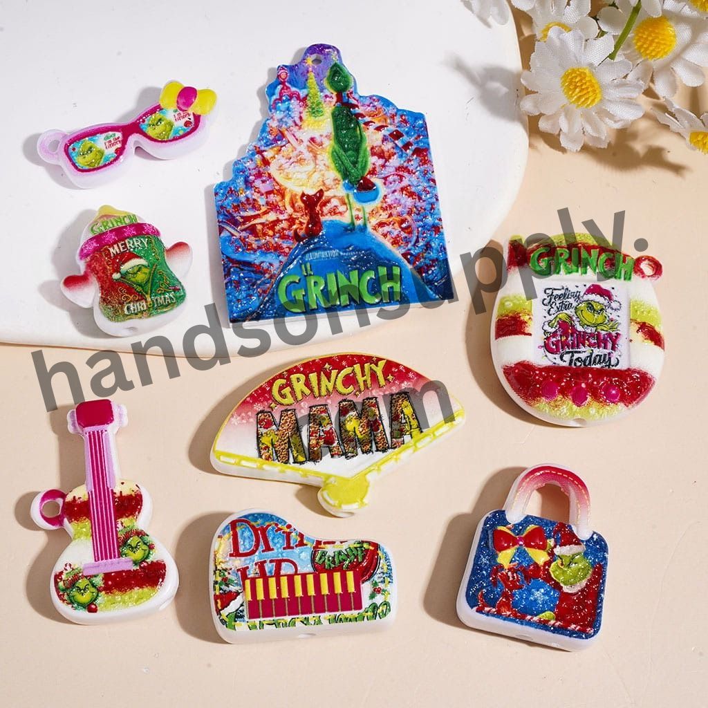 Cute Christmas Green Character Acrylic Beads and Pendants, Assorted Designs, Random Mix