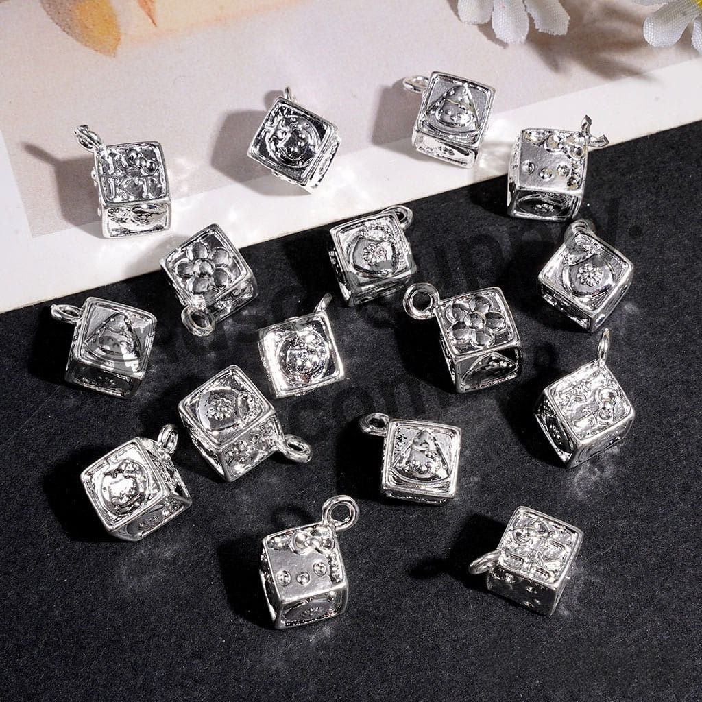 Silver Lucky Dice Cube Square with Flower Handbag Cute Cat Character Patterns, Metal Silver Alloy Charm Pendants & Jewelry Accessories, 8*8MM