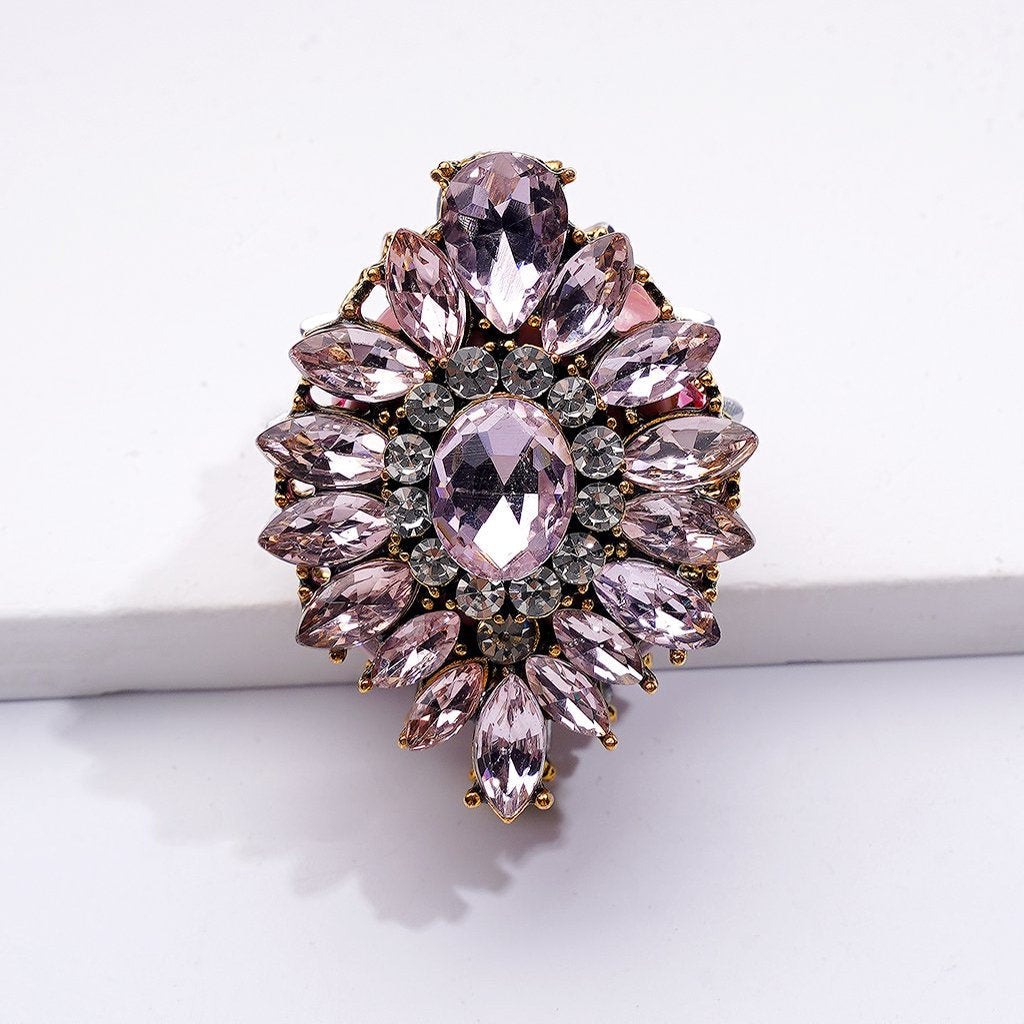 Elegant Gold Alloy Oval Flower – Sparkling Rhinestones & Decorative Clay Beads (Approx. 38×28×23MM)