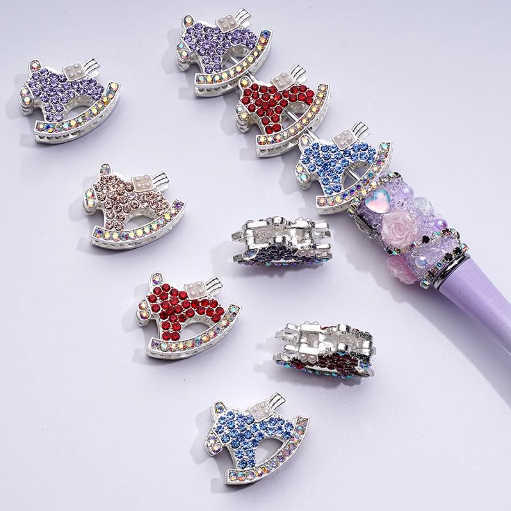 Sparkling Silver Wooden Hobby Horse – Rhinestone & Pearl Beaded Alloy, 2522MM Assorted Mix*