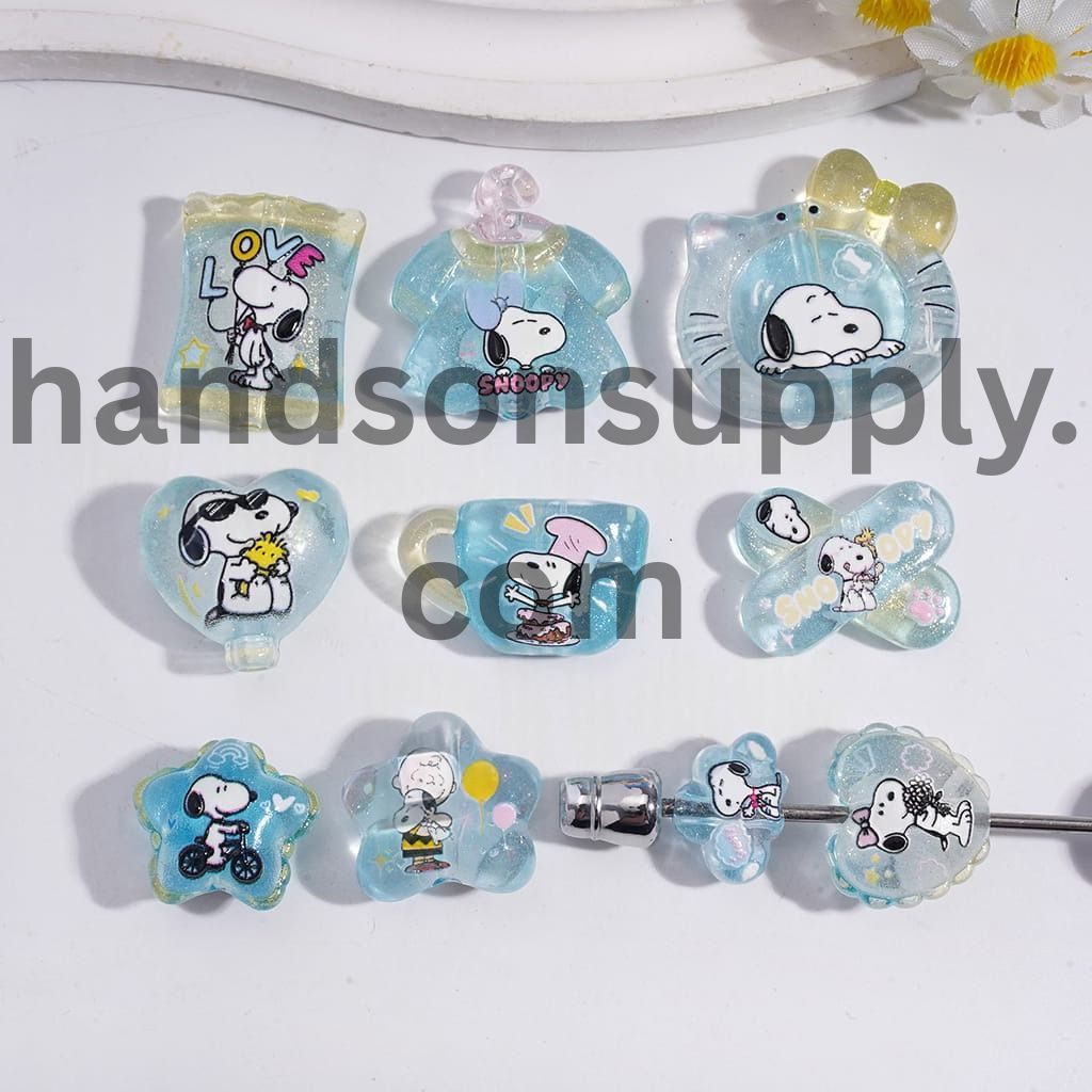 Acrylic Beads Pendants with Beagle Dog Character and Glitter, Clear, Random Mix