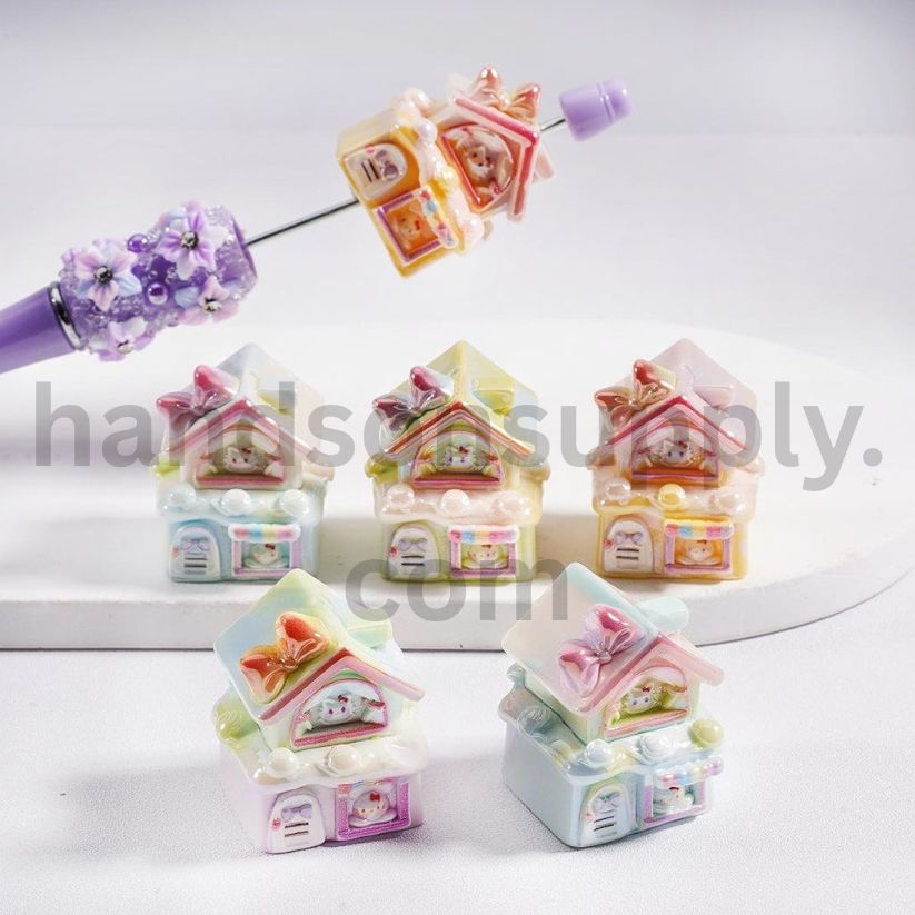 UV Coated Hello Kitty Cute Cat Style House Design, Acrylic Beads 26*31mm, Random Mix