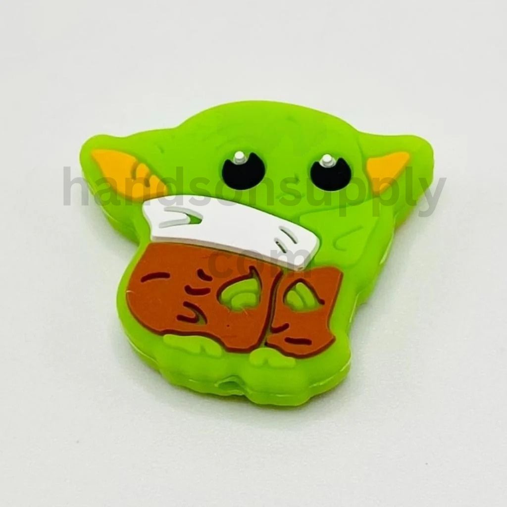 Cute Cartoon Green Toy Adventure Baby Yodda Shape Silicone Focal Beads