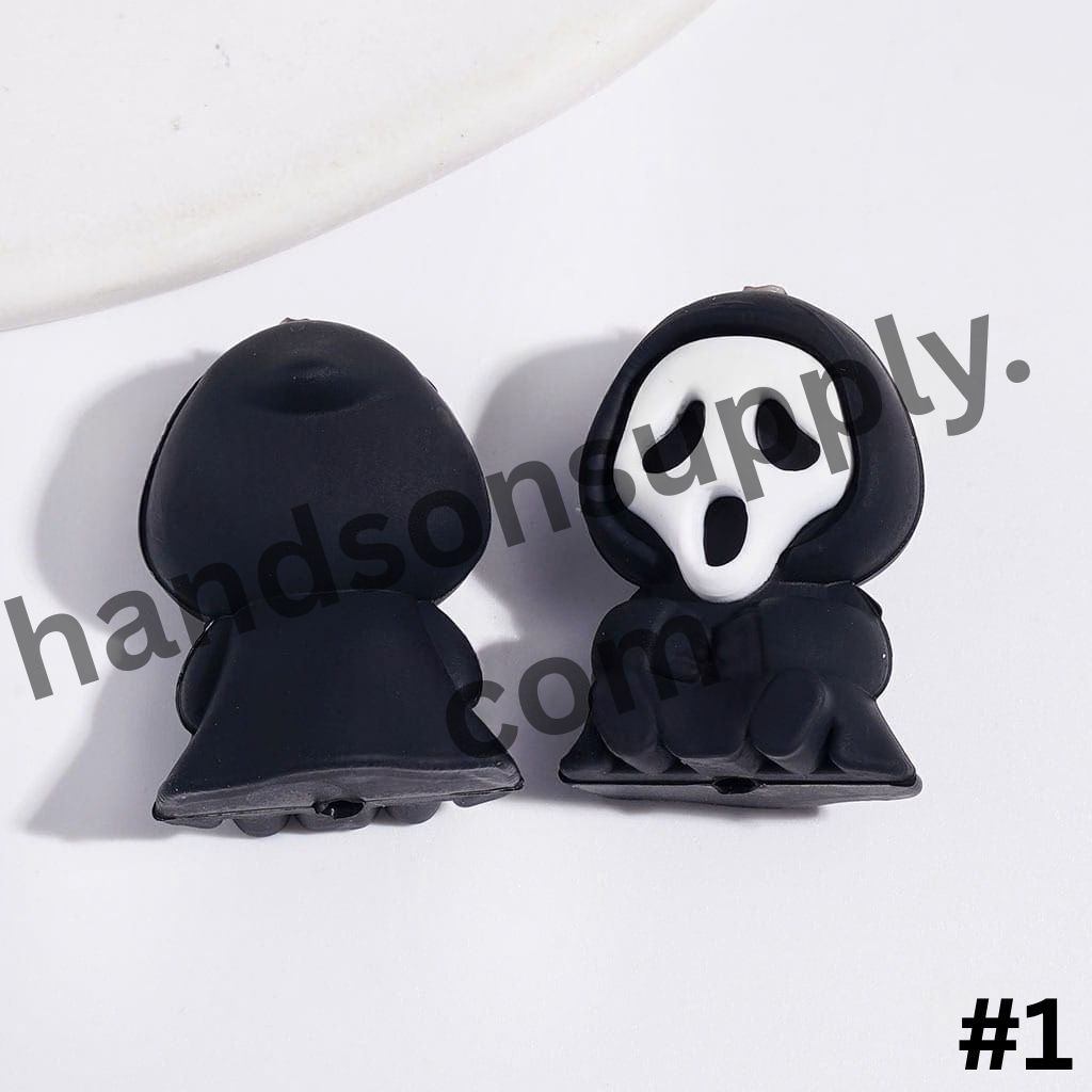 3D Spooky Horror Mask Character with Cloak Halloween Theme Silicone Focal Beads, 19*26MM, Multi-Color (Please Read Description)