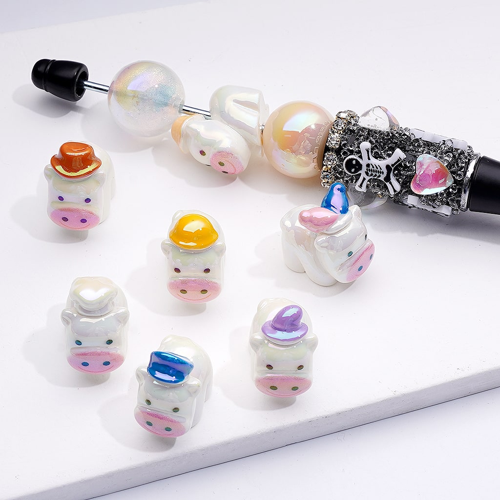 UV Coated Cow Characters in Hats White Design Approx Acrylic Beads 17×19MM Random Mix