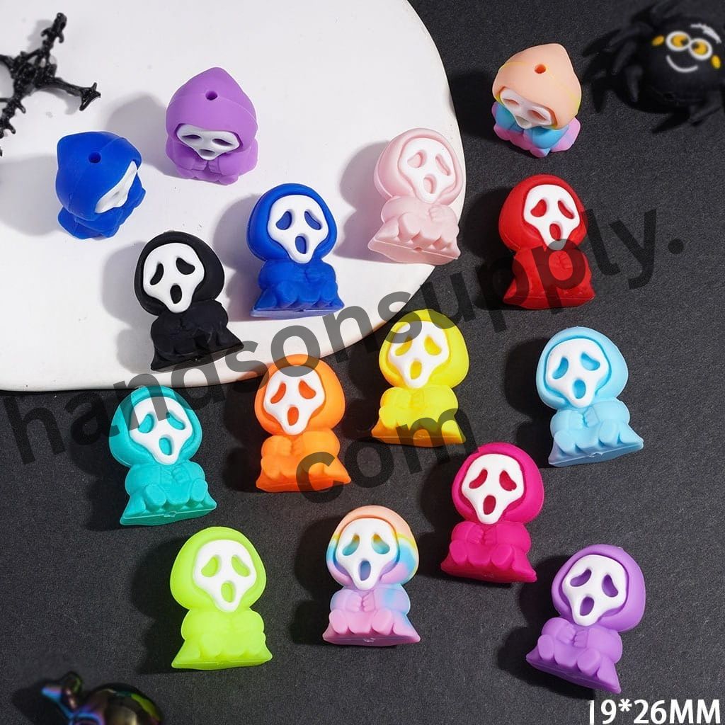 3D Spooky Horror Mask Character with Cloak Halloween Theme Silicone Focal Beads, 19*26MM, Multi-Color (Please Read Description)