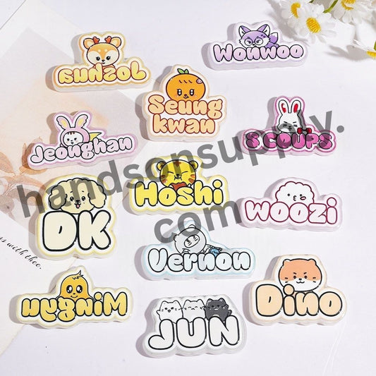 Trendy K-Pop Boy Group Animal Character & Name Print Acrylic Beads, Assorted Designs, Random Mix