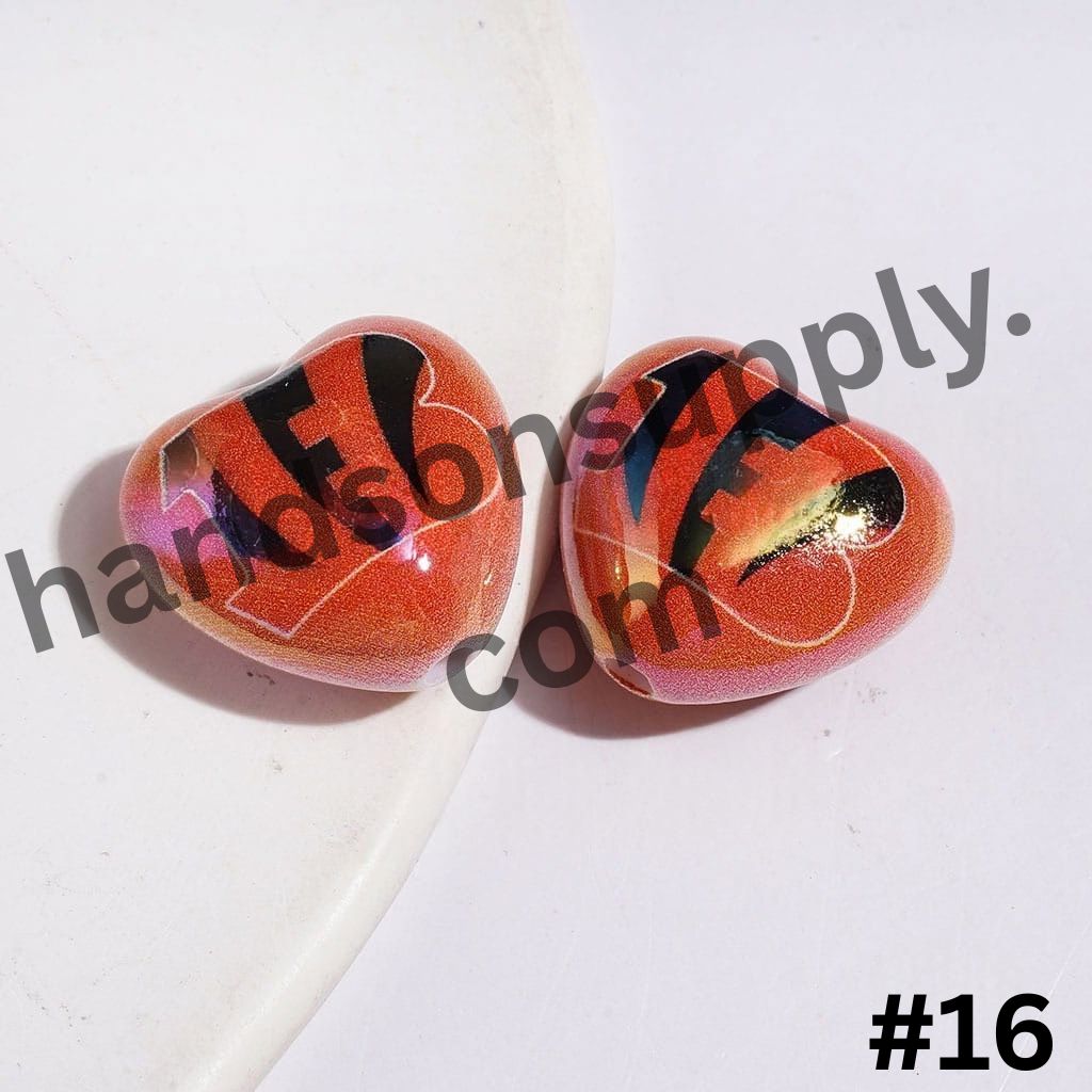UV-Coated Heart-Shaped American Football Team Logo Series Acrylic Beads, 18*20MM