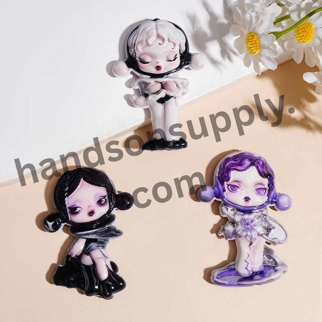 Trendy Cool Girl Doll Fashion Series Acrylic Beads with Stylish Outfits, Variant Designs, Multi-Color Random Mix