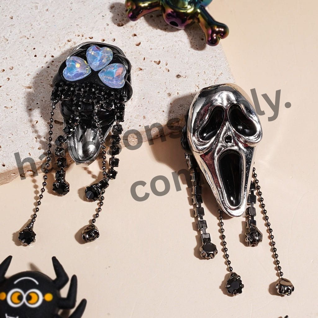 Halloween Ghost Face & Skull Theme Metal Horror Mask Gothic Style Clay Beads Black Rhinestone Tassel and Dazzling Heart Crystal
