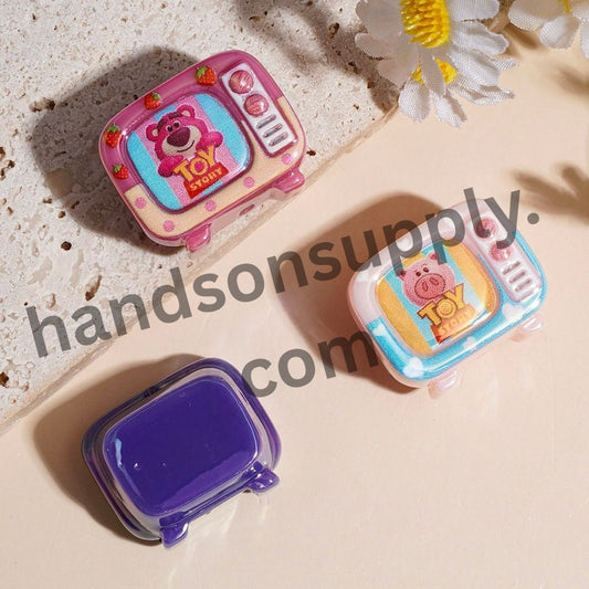UV Coated Toy Adventure Cartoon Character Television Shape Acrylic Beads, 23*19MM, Multi Colors Random Mix