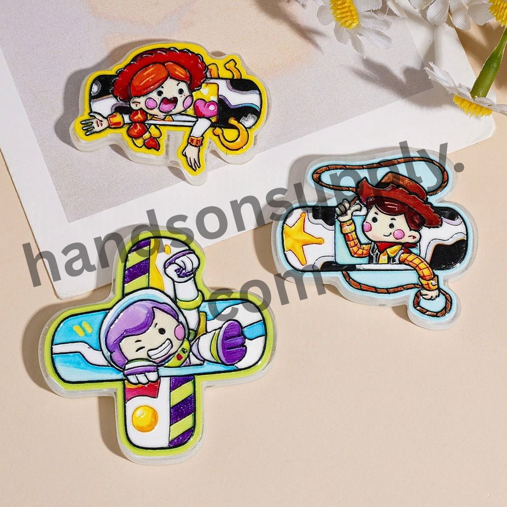 Cute Cartoon Lively Adventure Toy Character Series, Acrylic Beads, Assorted Designs, Random Mix