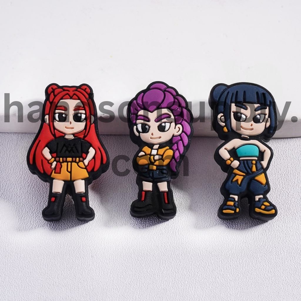 Girl Band with Various Colors Hair Wearing Fashionable Clothes Silicone Focal Beads