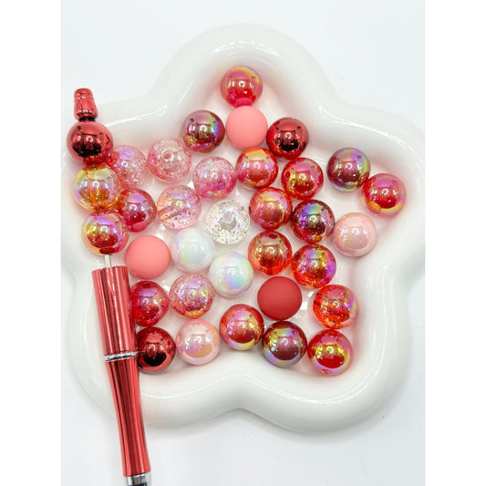 Round Mix of Red and White Beads in Many Shades Acrylic Beads, 16mm