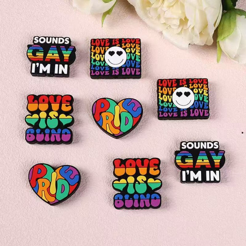 I'm In Love is Love Love is Blind Pride Heart Sounds Gay Silicone Focal Beads
