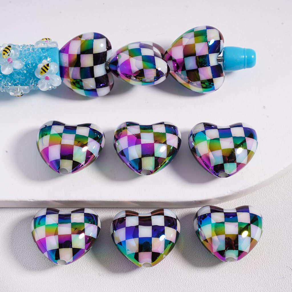 Heart Acrylic Beads with Checkered Plaid Pattern, WQ