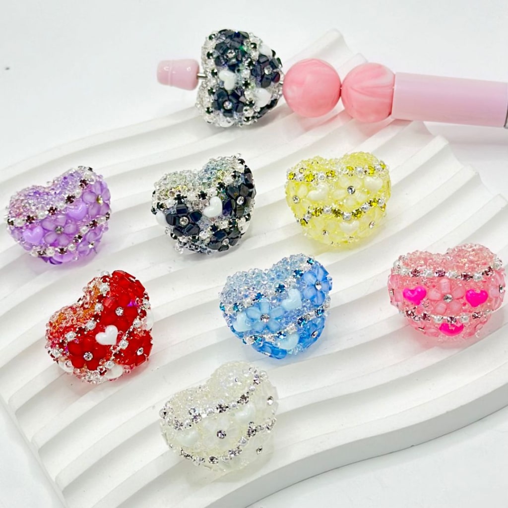 Sugar Acrylic Beads Bling Bling Heart Shape with Flowers Hearts Shiny Rhinestones & White Pearls Chain, Around 26*21MM