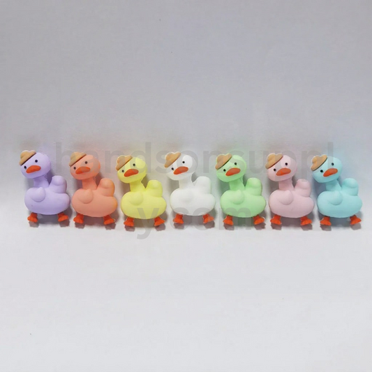 3D Small Hats Caps with Cute Ducks Silicone Focal Beads, Random Mix